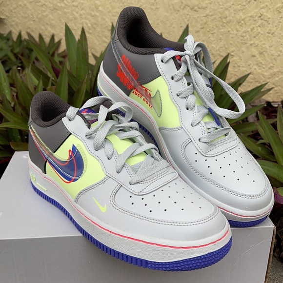 NIKE AIR FORCE 1 LV8 WMNS - Picture 6 of 16